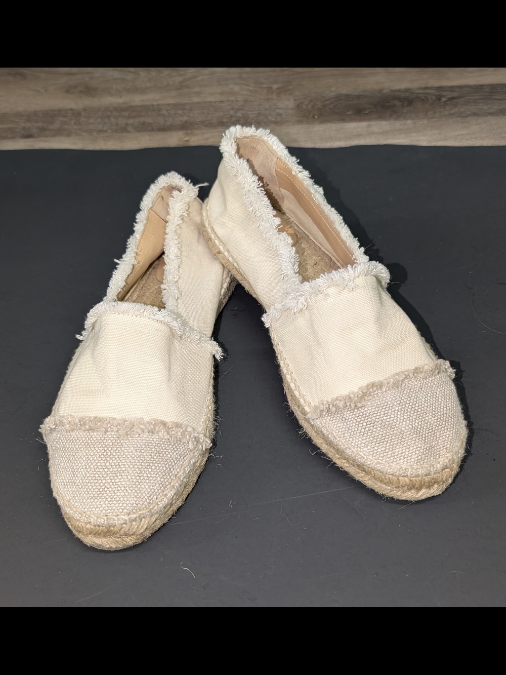 Castaner Kampala Canvas Espadrille Flats Ivory Beige Size 40/9 Women's LIKE NEW